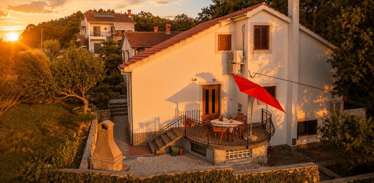Smještaj u uvali Soline – kuća s apartmanima Carmen na otoku Krku
